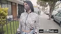 Me sorprende un hombre en la calle y me lo follo muy rico