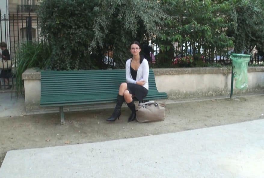 Sidonie, mère au foyer désespérée, fait garder ses enfants à une amie pour venir se faire enculer chez nous ! (vidéo exclusive)